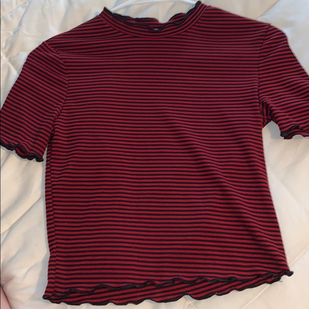 Ruffled tee! by Zara Trafaluc